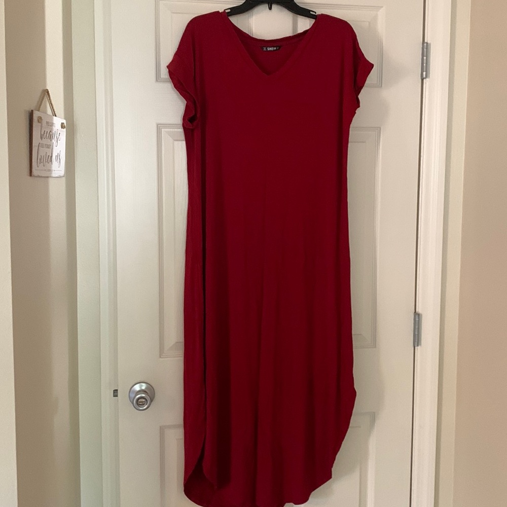 Red short sleeved maxi
